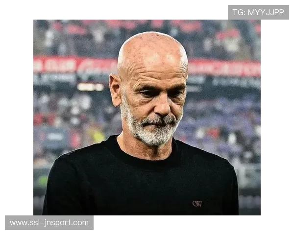 伯恩茅斯人盯人逼抢战术激进，左路发起进攻成标志性打法