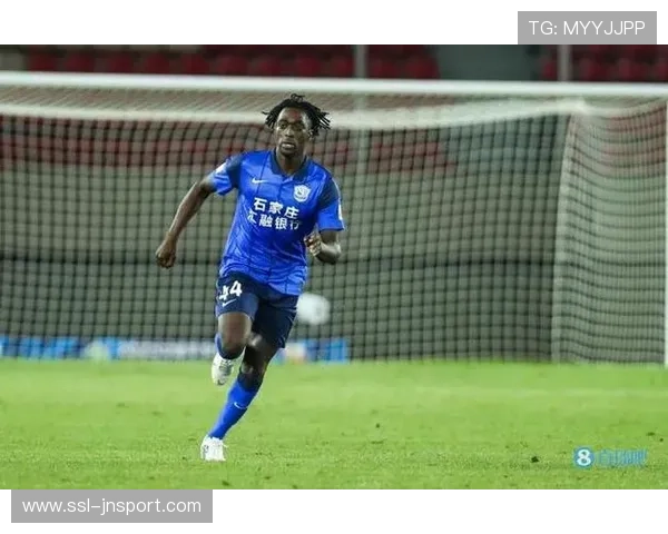 奥乌苏热身赛击中立柱,积极状态预示新赛季可能爆发 奥乌苏热身赛击中立柱,积极状态预示新赛季可能爆发